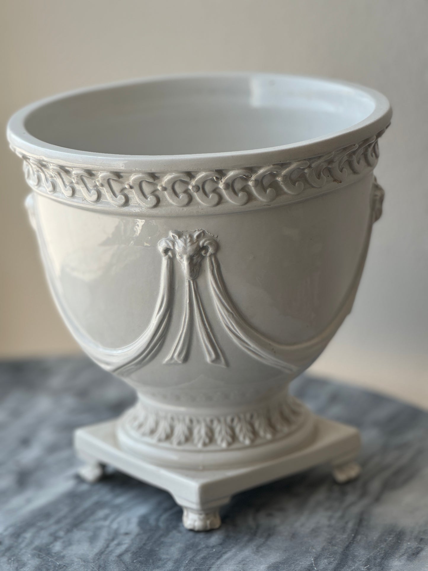 Lovely Italian Classical Planter/ Urn/ Jardiniere