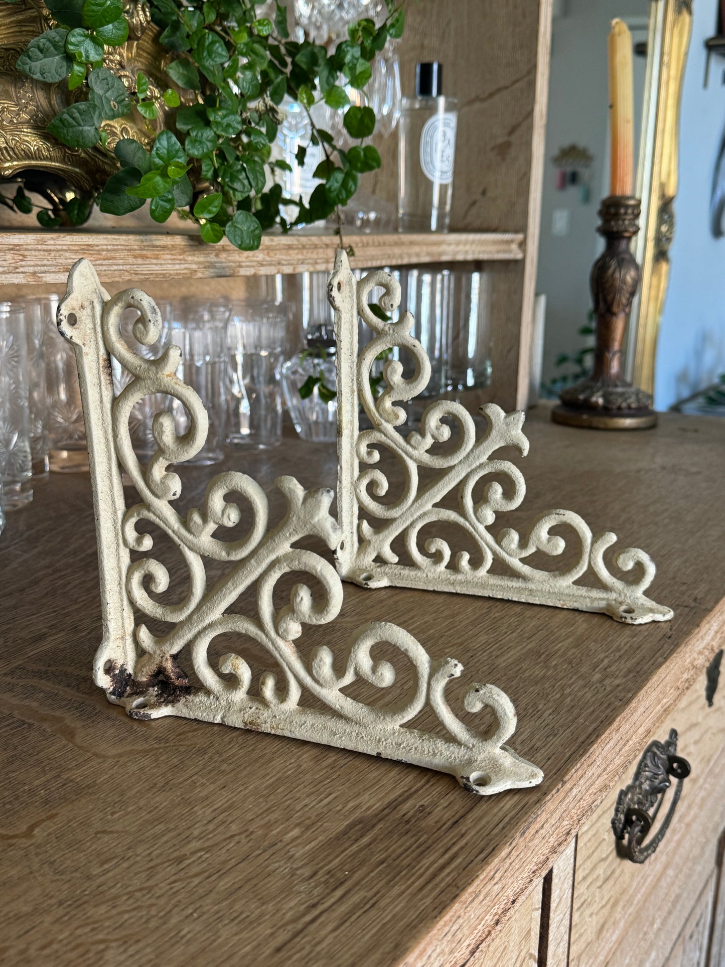 Antique Cast Iron Shelf Supports (Pair)