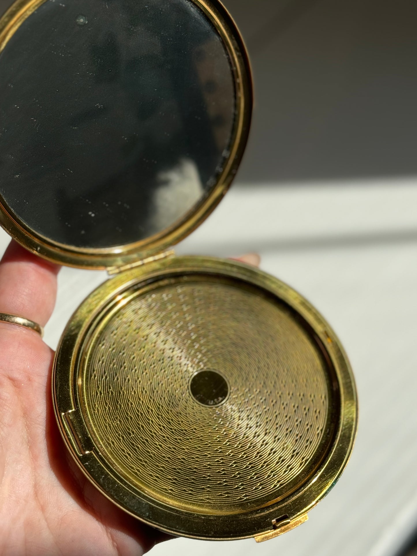 Vintage Peek-a-Boo Lover's Compact, Circa 1950's